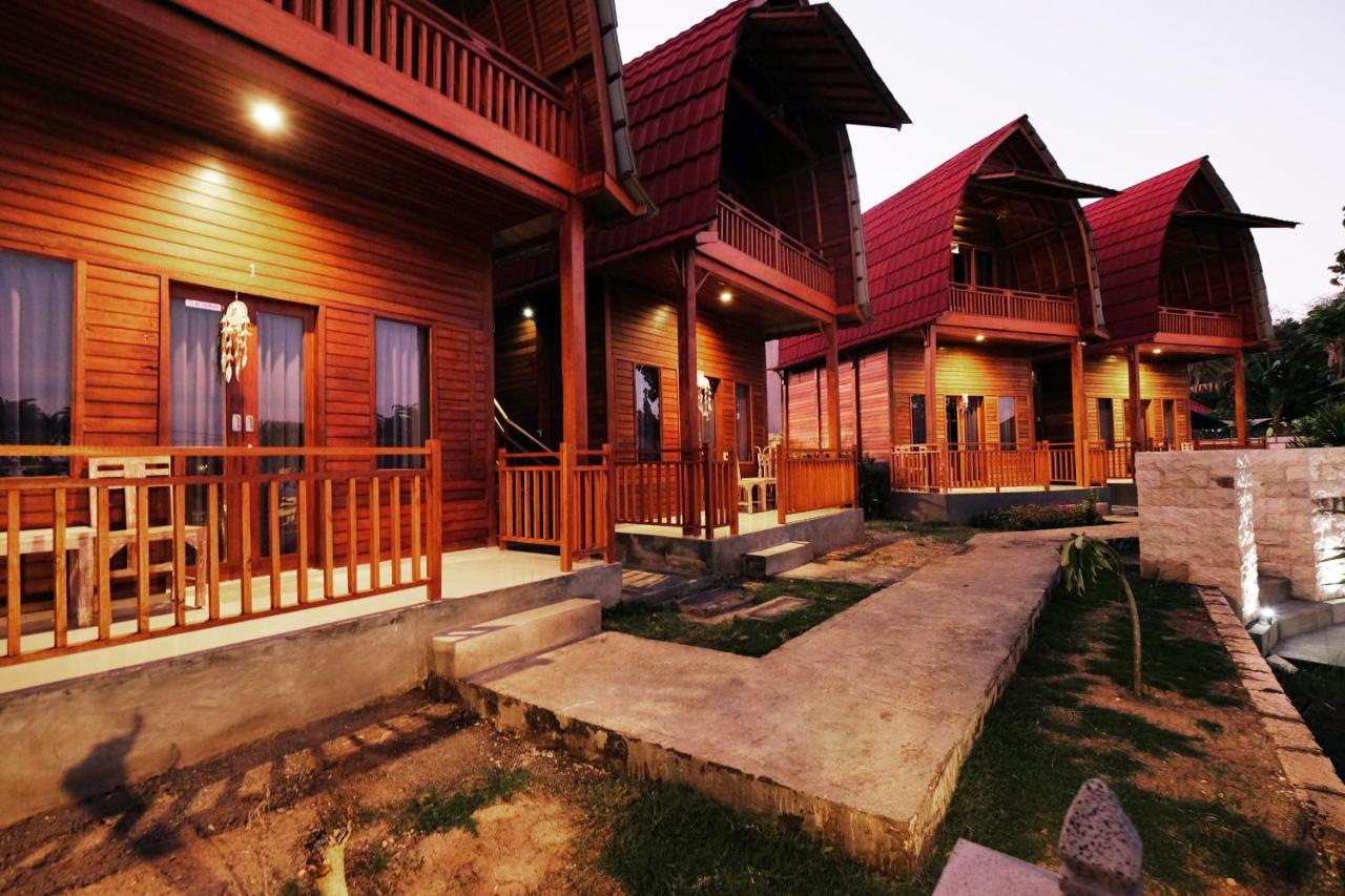 Adara Beach Huts Batununggul Exterior photo