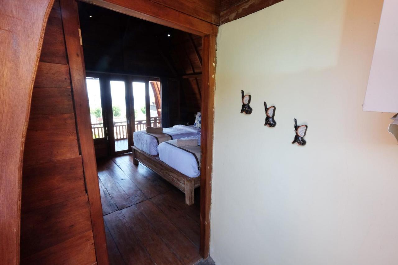 Adara Beach Huts Batununggul Exterior photo